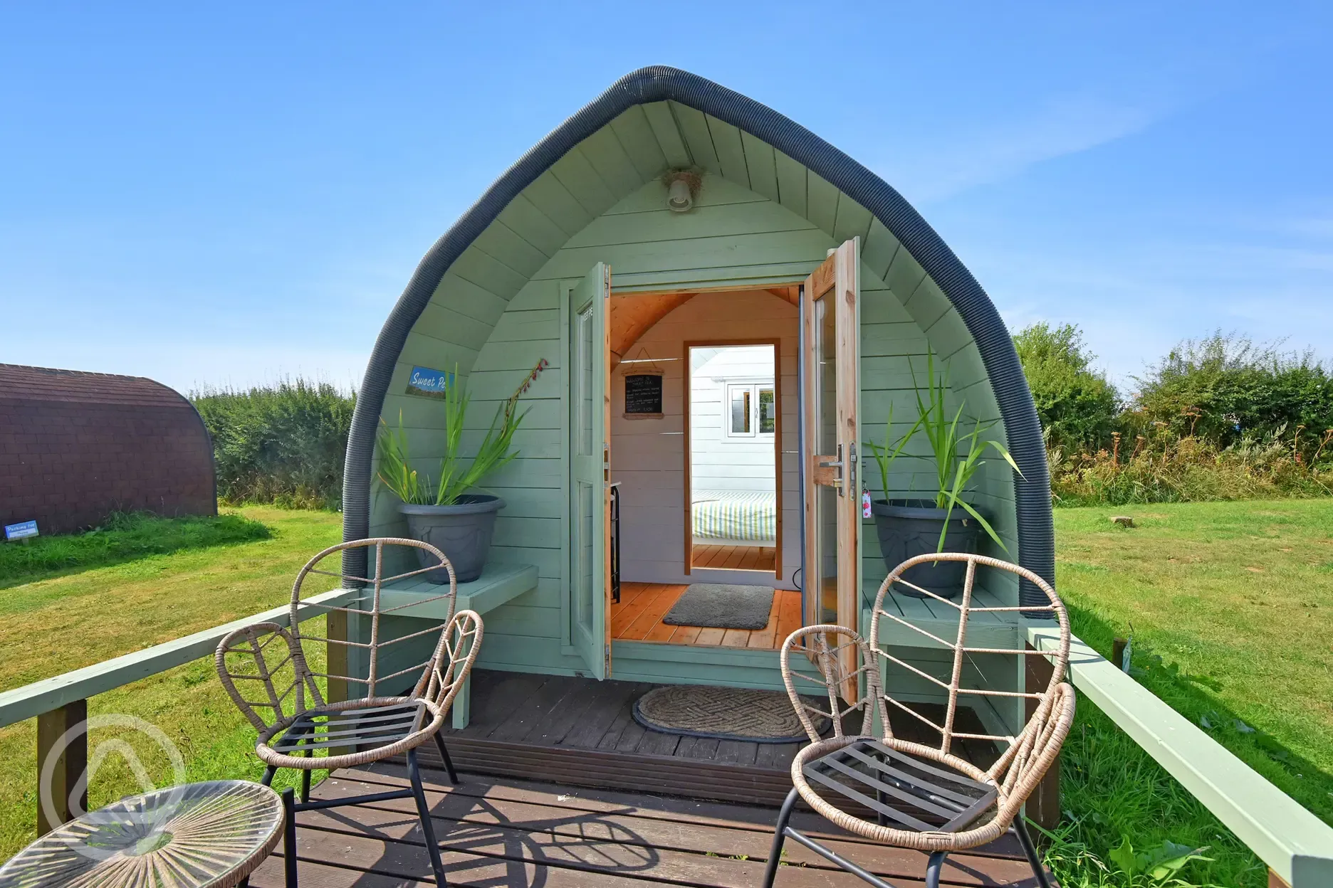 Sweet Pea glamping pod 