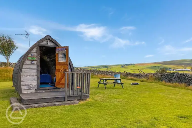 Woody glamping pod