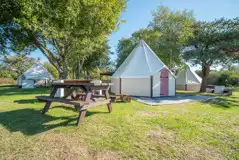 TipeeCo tipis exterior