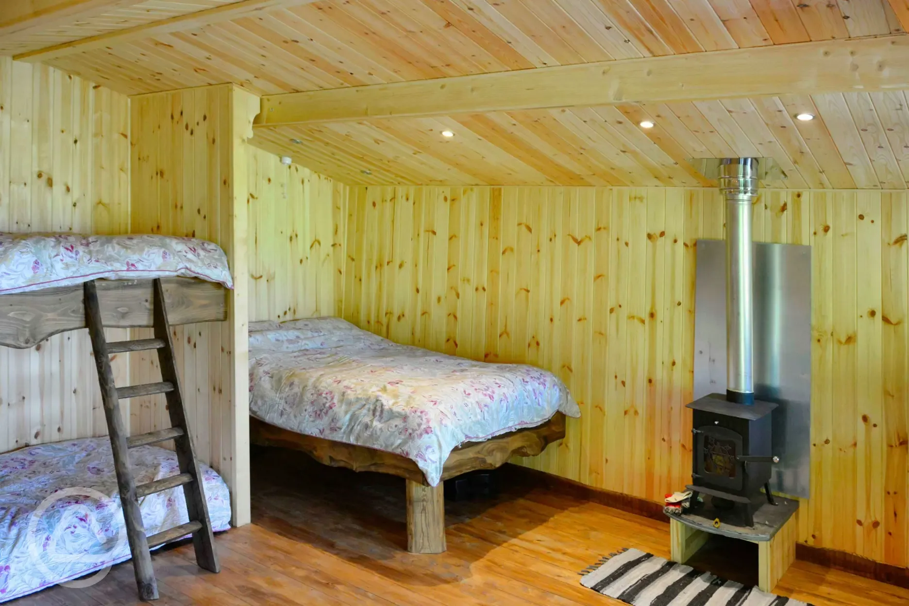 Caradoc Lodge with a double bed and bunk bed Caradoc Lodge with a double bed and bunk bed