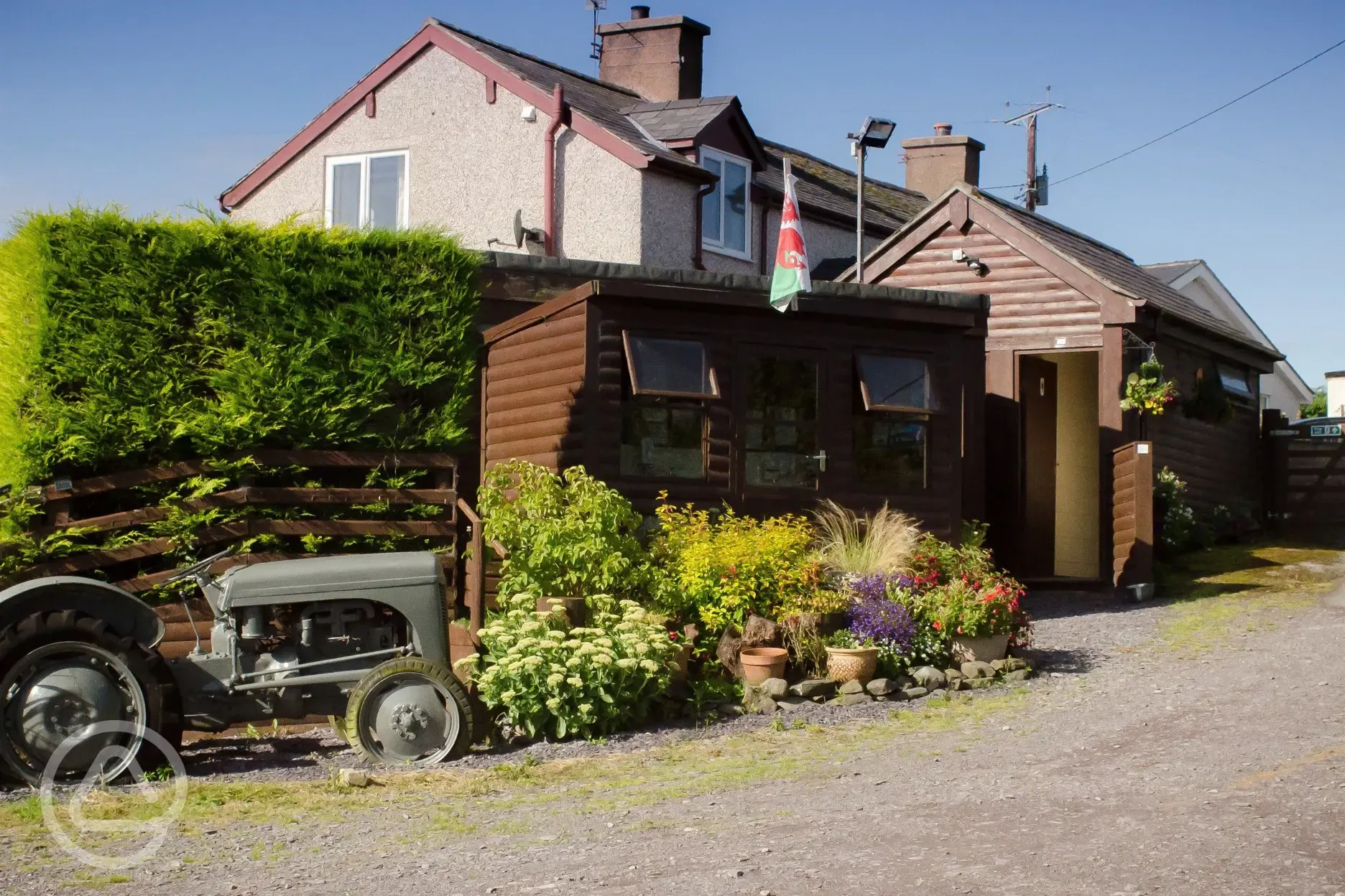 Facilities and the 'old tractor' Maes y Bryn campsite