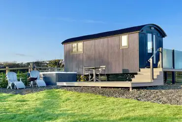 Cambeak shepherd's hut
