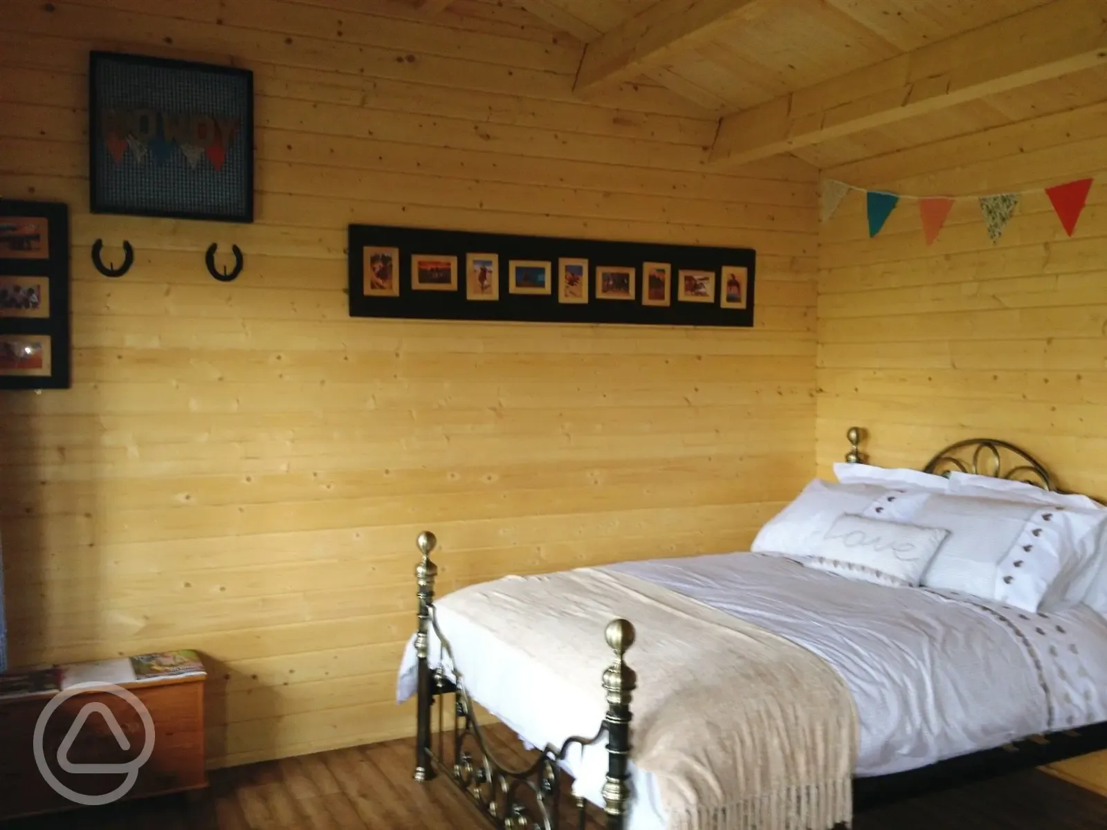 Luxury Glamping Lodge in Pinewood Park, Scarborough