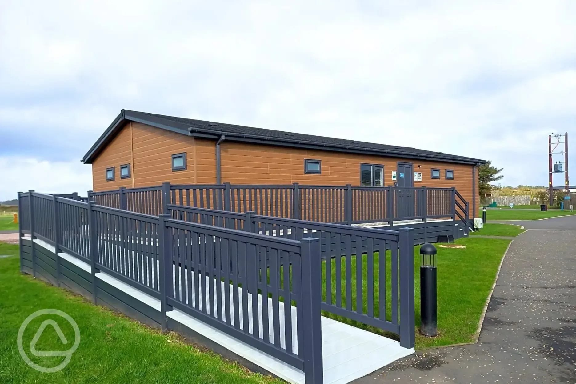 Facility block with ramp access
