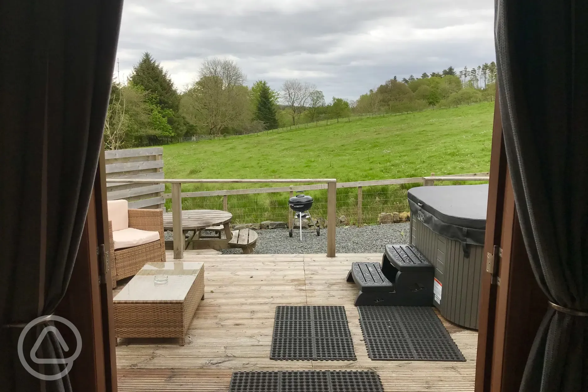 Galloway Lodge Pod with 2 person electric hot tub 