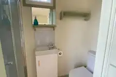 Ensuite shepherd's hut interior bathroom