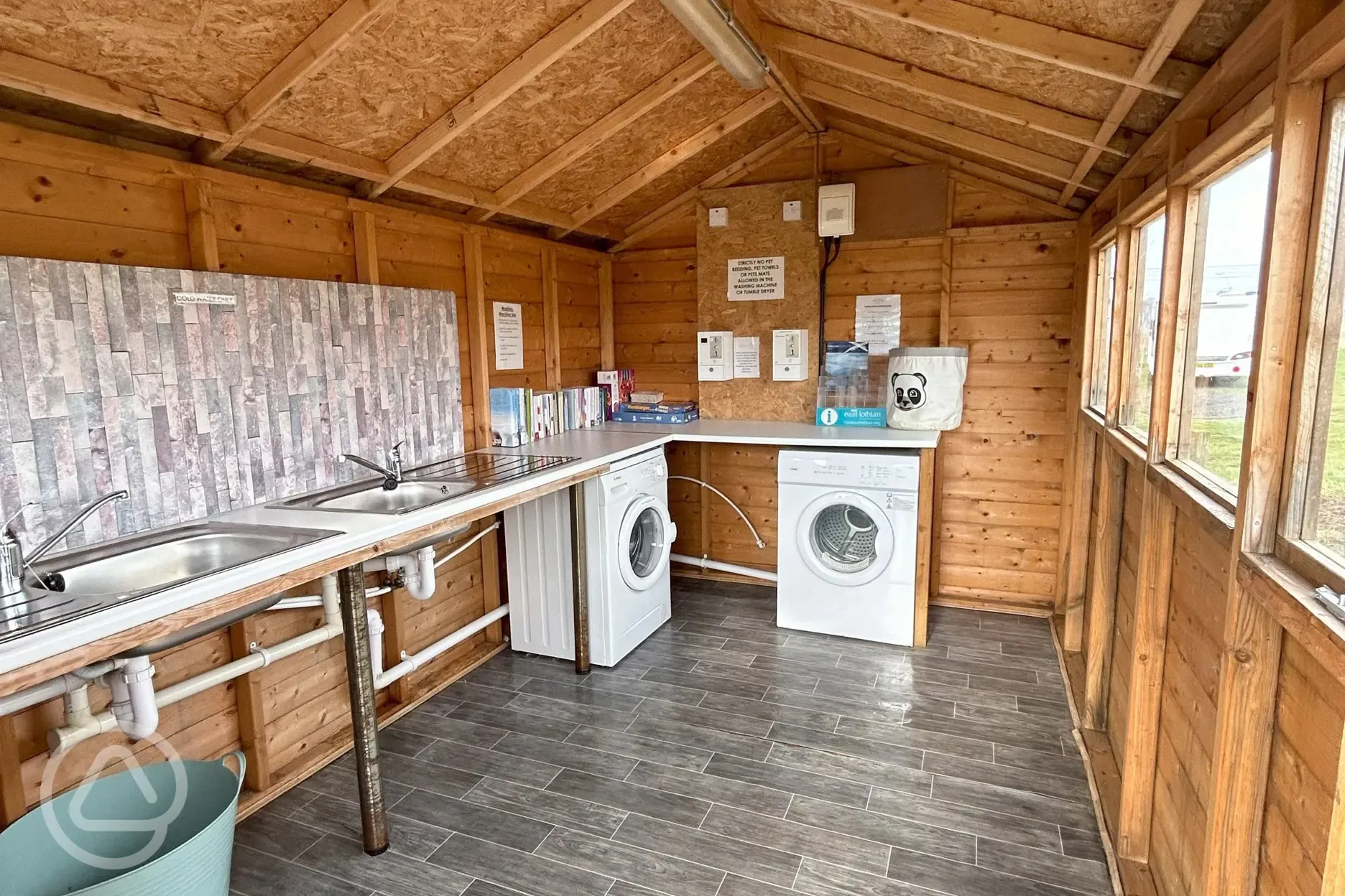 Washing up and laundry facilities