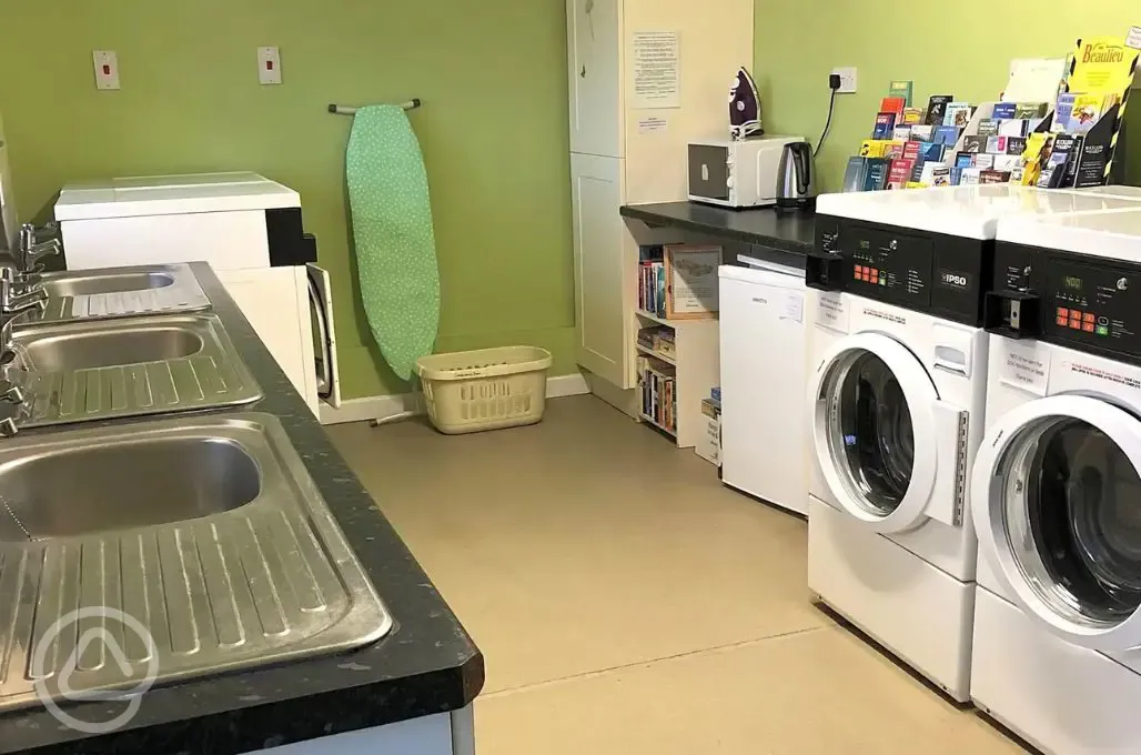 Washing up and laundry area