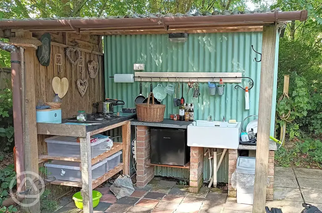 Shepherd's hut outdoor kitchen