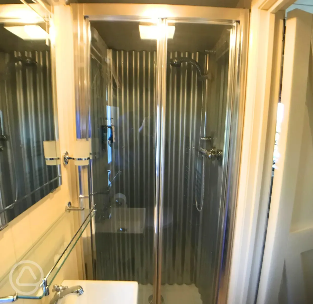 Shepherd's hut ensuite shower