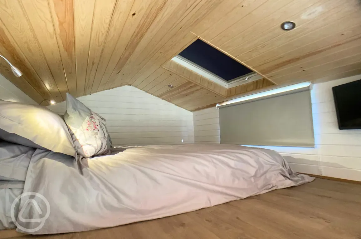 Tiny house mezzanine bedroom