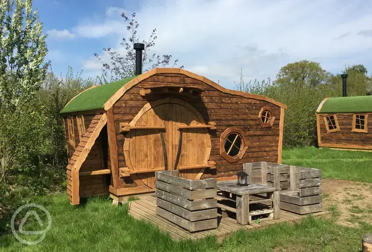 Hoglet House camping pod with outdoor seating