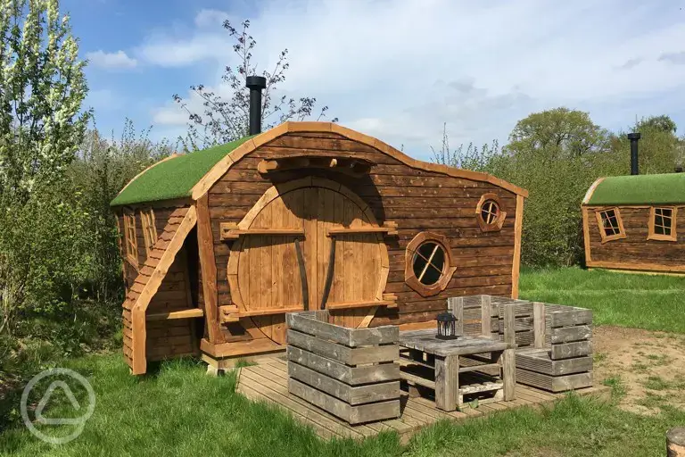 Hoglet House camping pod with outdoor seating