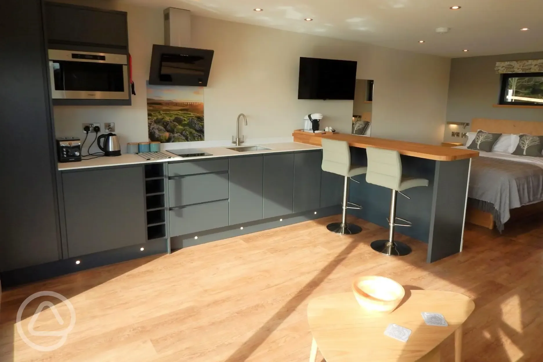 Graze Garth ensuite glamping lodge kitchen and dining space Graze Garth ensuite glamping lodge kitchen and dining space