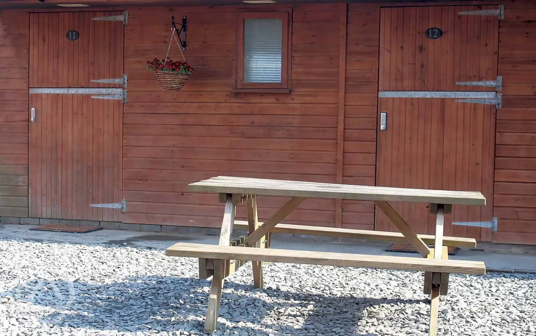 Bunkhouse with picnic benches