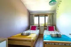 Tamarisk cabin twin room