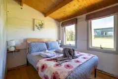 Ivy Rose cabin bedroom