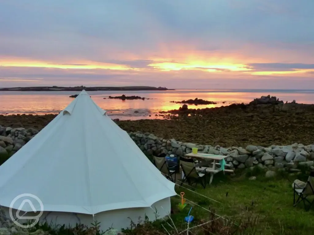 Bell tent by the beach at Troytown Farm