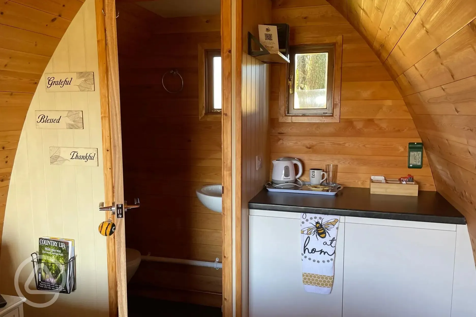 Hobbit glamping pod kitchenette