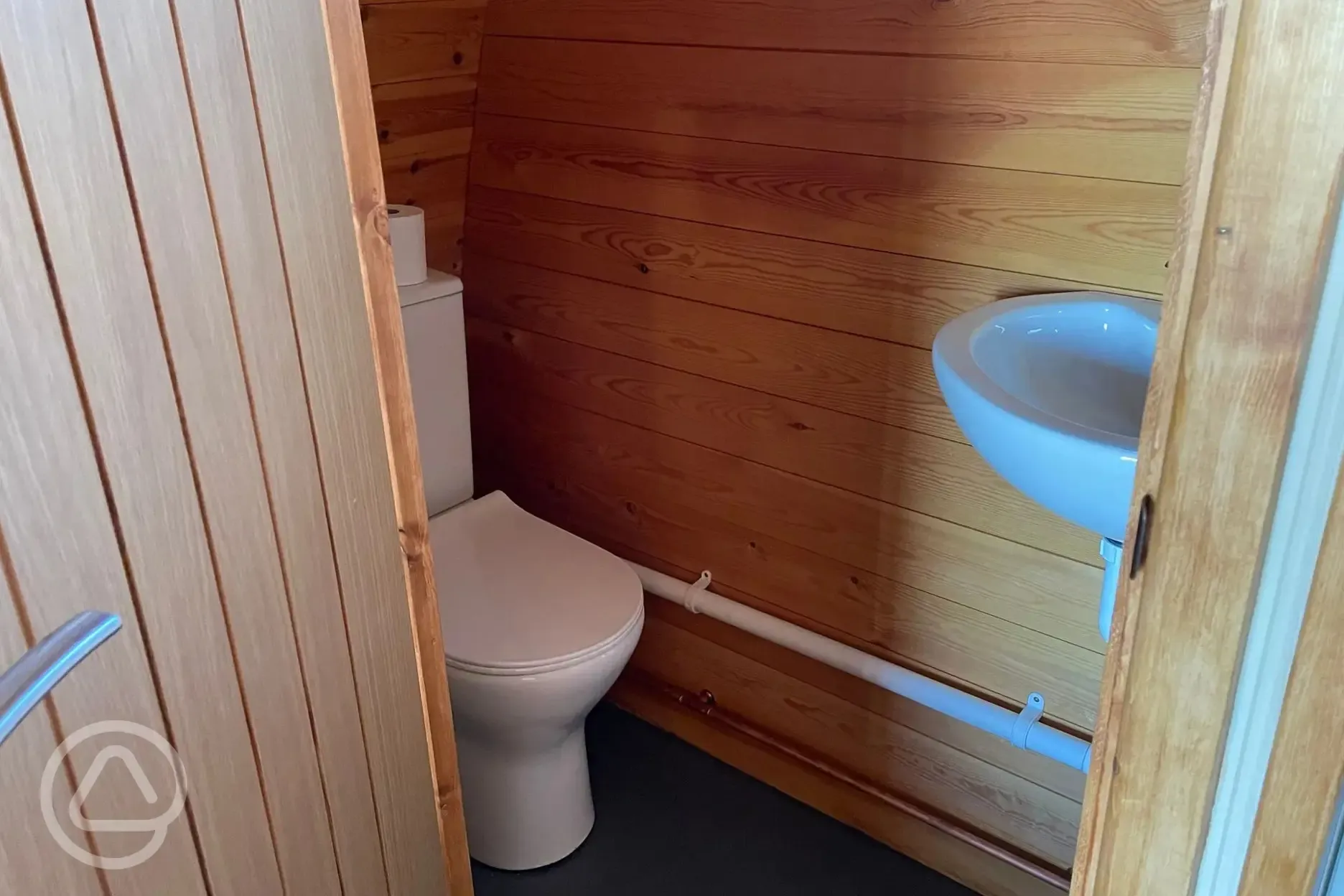 Glamping pod ensuite