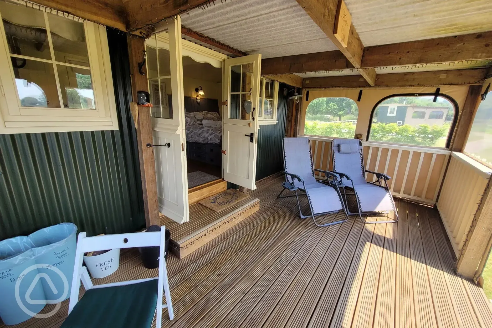 Keepers Cosy shepherd's hut 