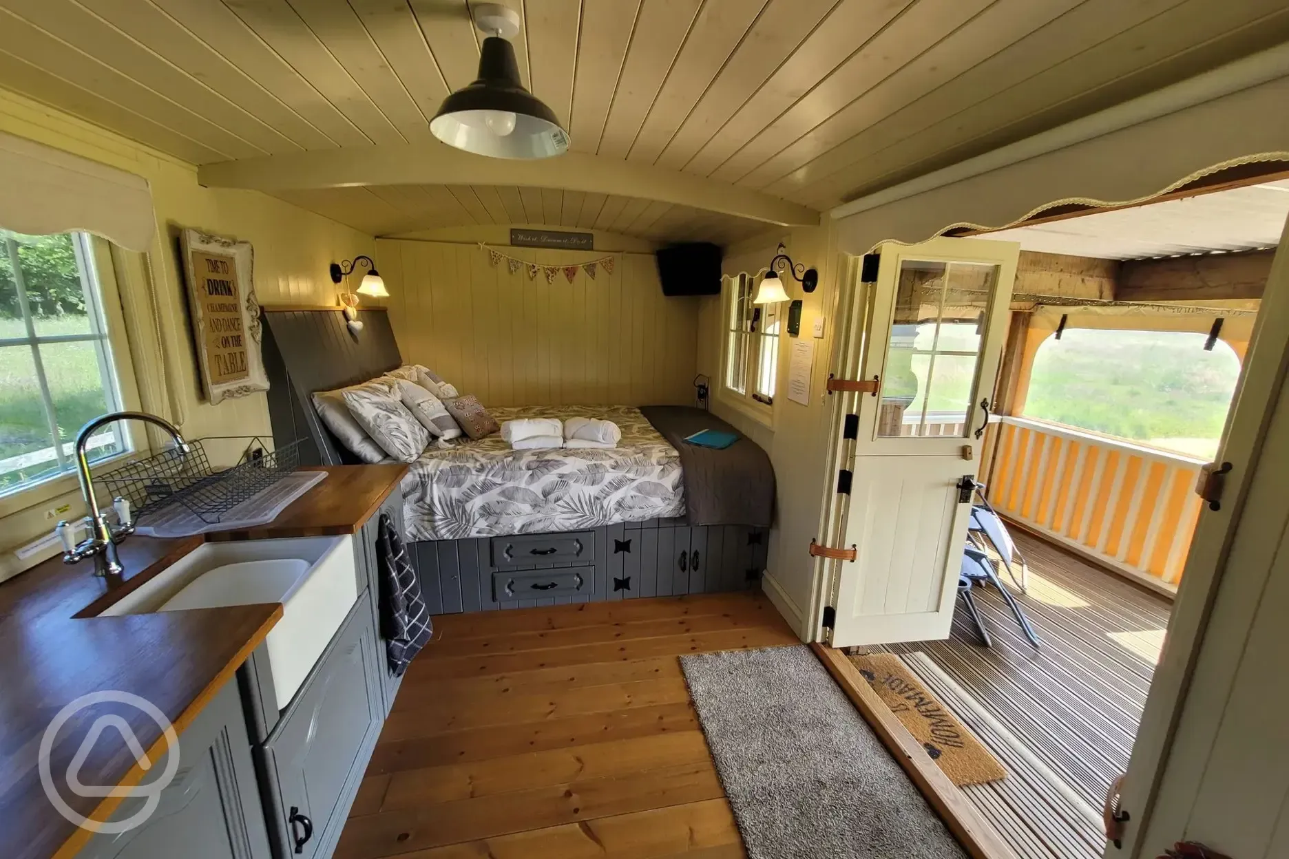 Keepers Cosy shepherd's hut interior