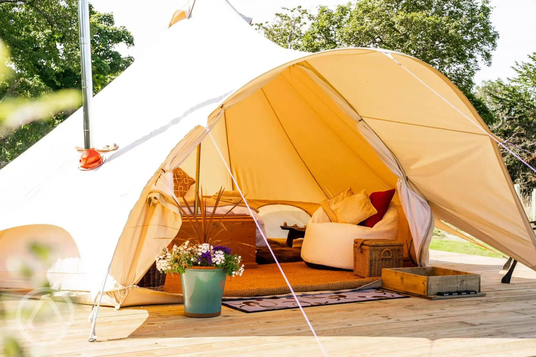 Bell tent 