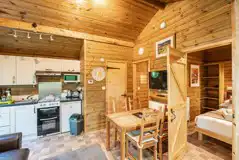 Treehouse kitchen with oven, hob, kettle, toaster, microwave and fridge/freezer