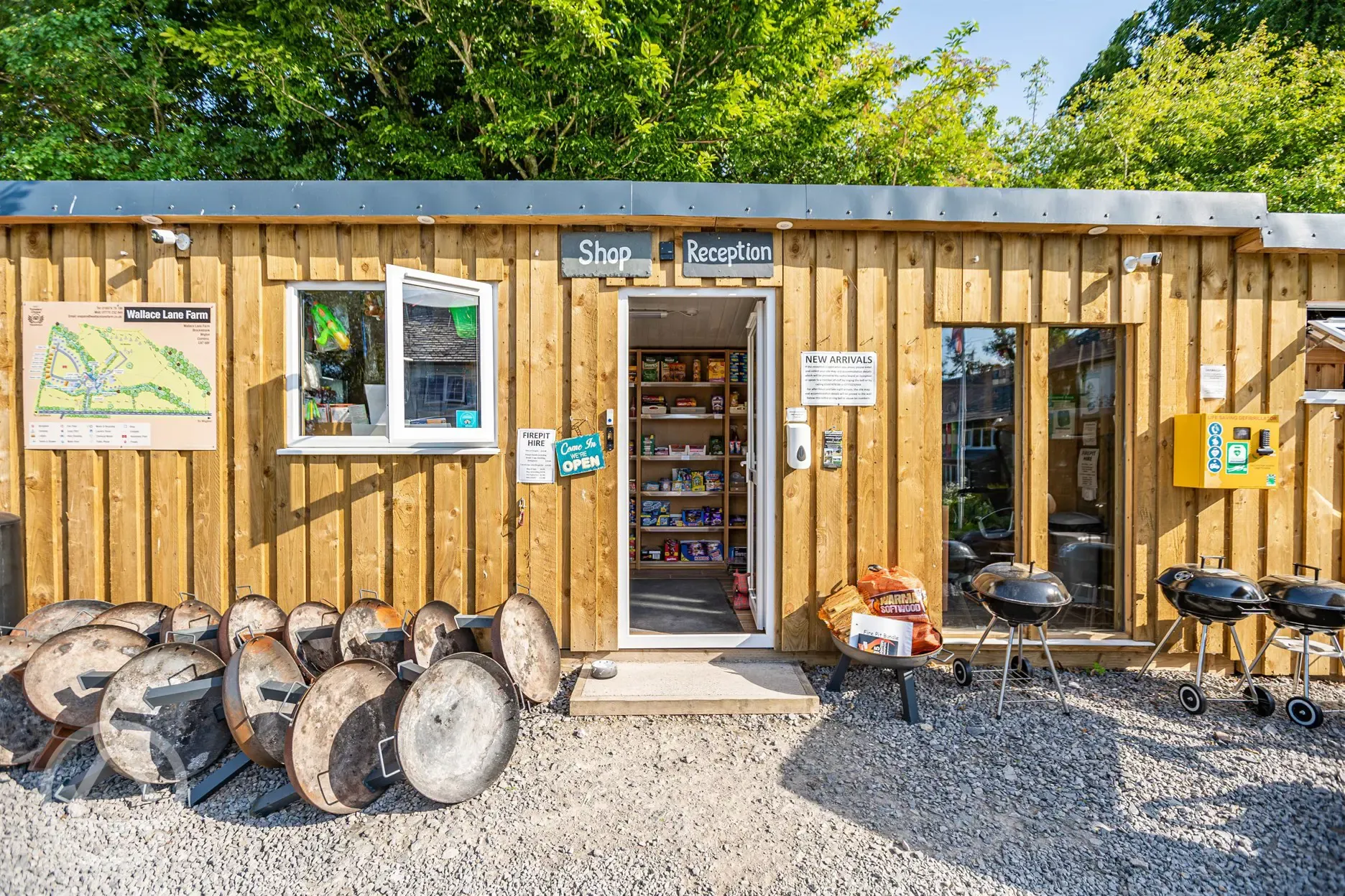 Shop with fire pits and BBQs for hire