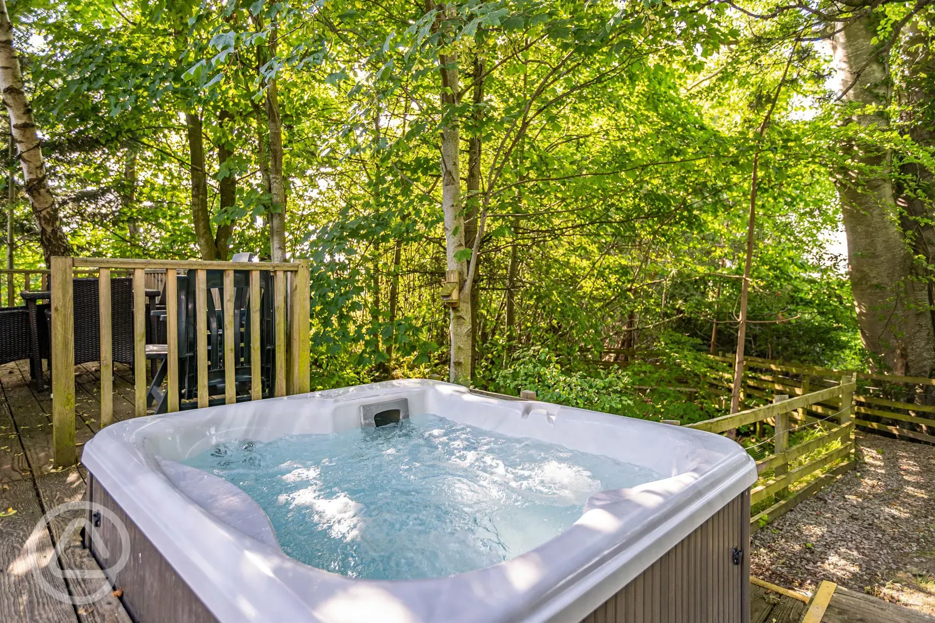 Treehouse Cabin electric hot tub with woodland views