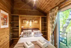 Treehouse Cabin double bedroom with bedding provided