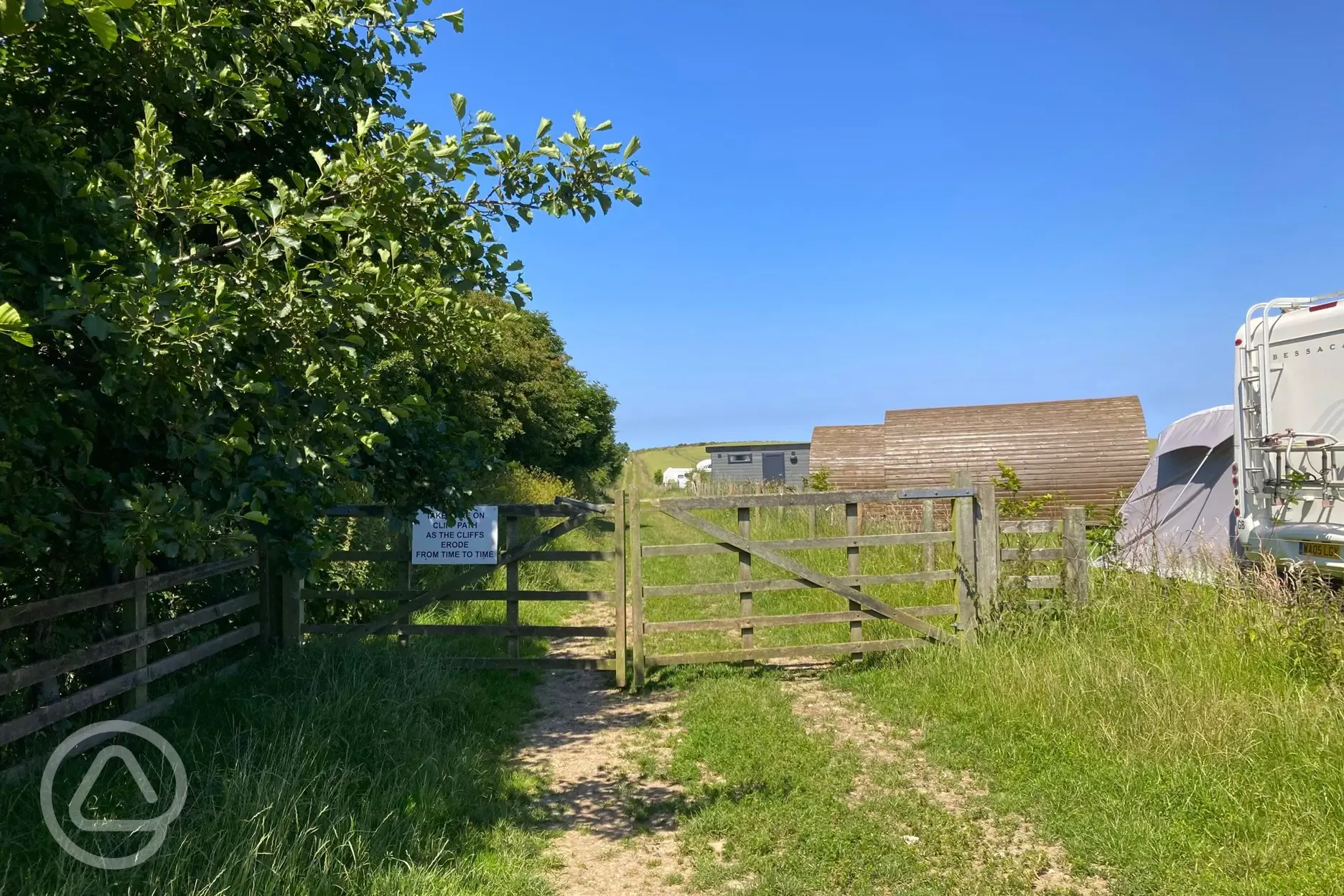 Footpath from the campsite leading to the cliffs