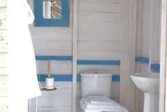 Beach Cabin bathroom