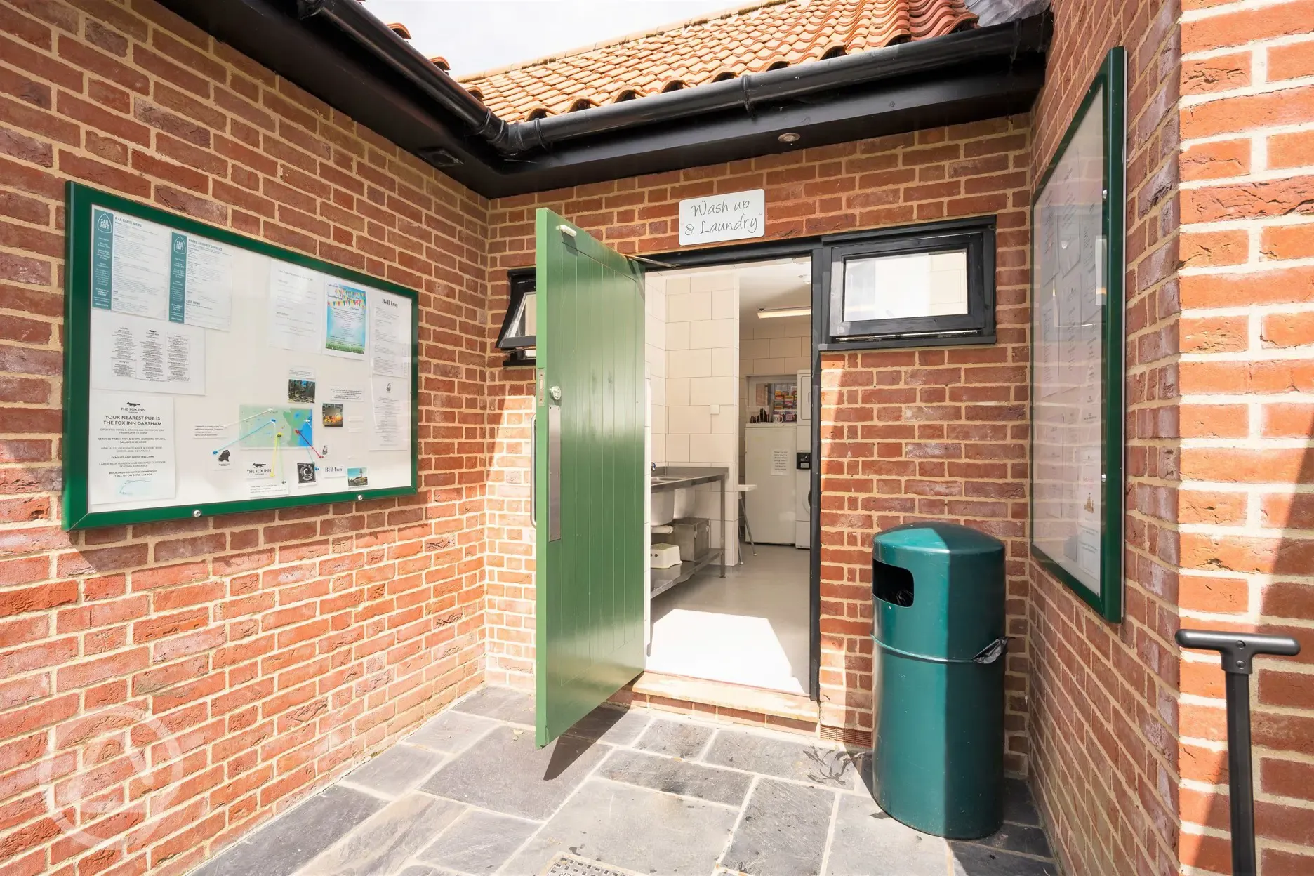 24/7 washing up and laundry area block at Haw Wood Farm