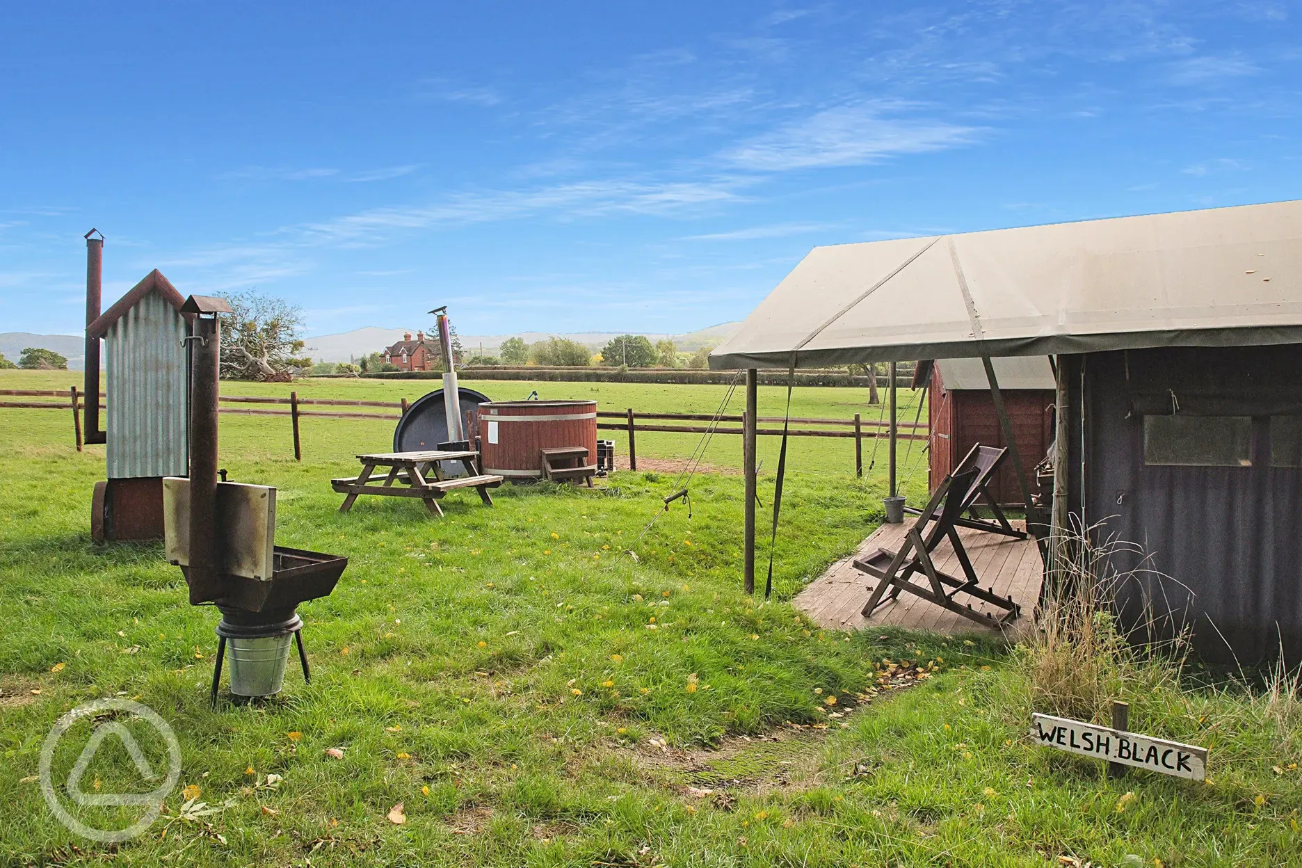 Safari tent