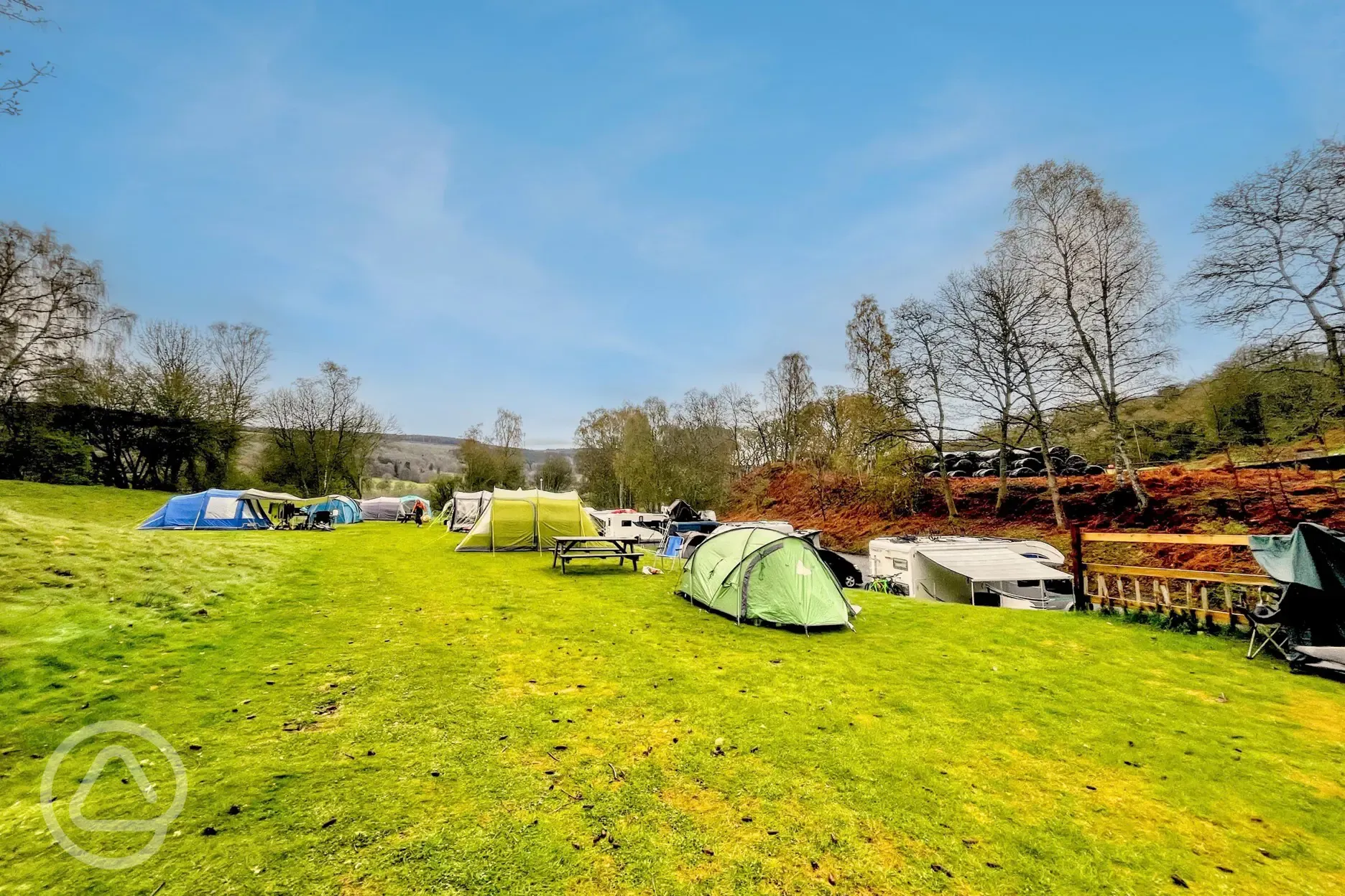 Non electric and electric medium tent pitches