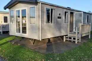Lakeside Springs Holiday Park, Sutton-on-Sea, Lincolnshire (11.4 miles)