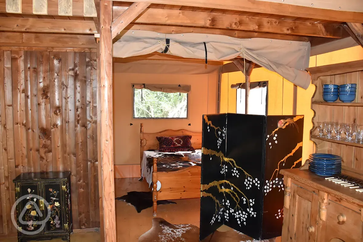 Keeper's Hide bedroom