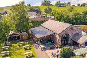 Engine Shed Bar and Cafe (open daily) with outdoor seating