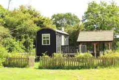  Kestrels Rest hand built shepherd's hut (dog friendly)