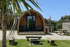 Cedar pod with wood-fired hot tub Cedar pod with wood-fired hot tub