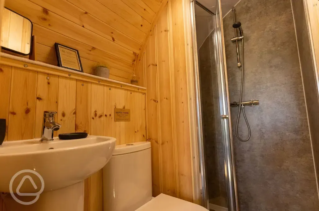 Maple pod shower