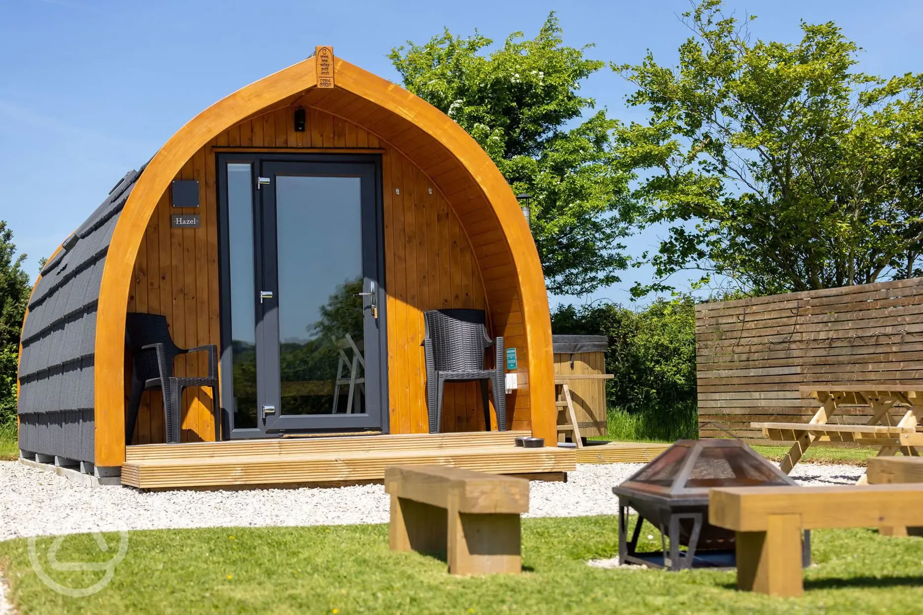 Hazel ensuite glamping pod with hot tub (dog friendly)