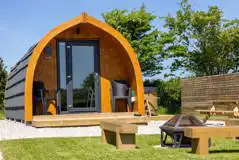 Hazel ensuite glamping pod with hot tub (dog friendly)