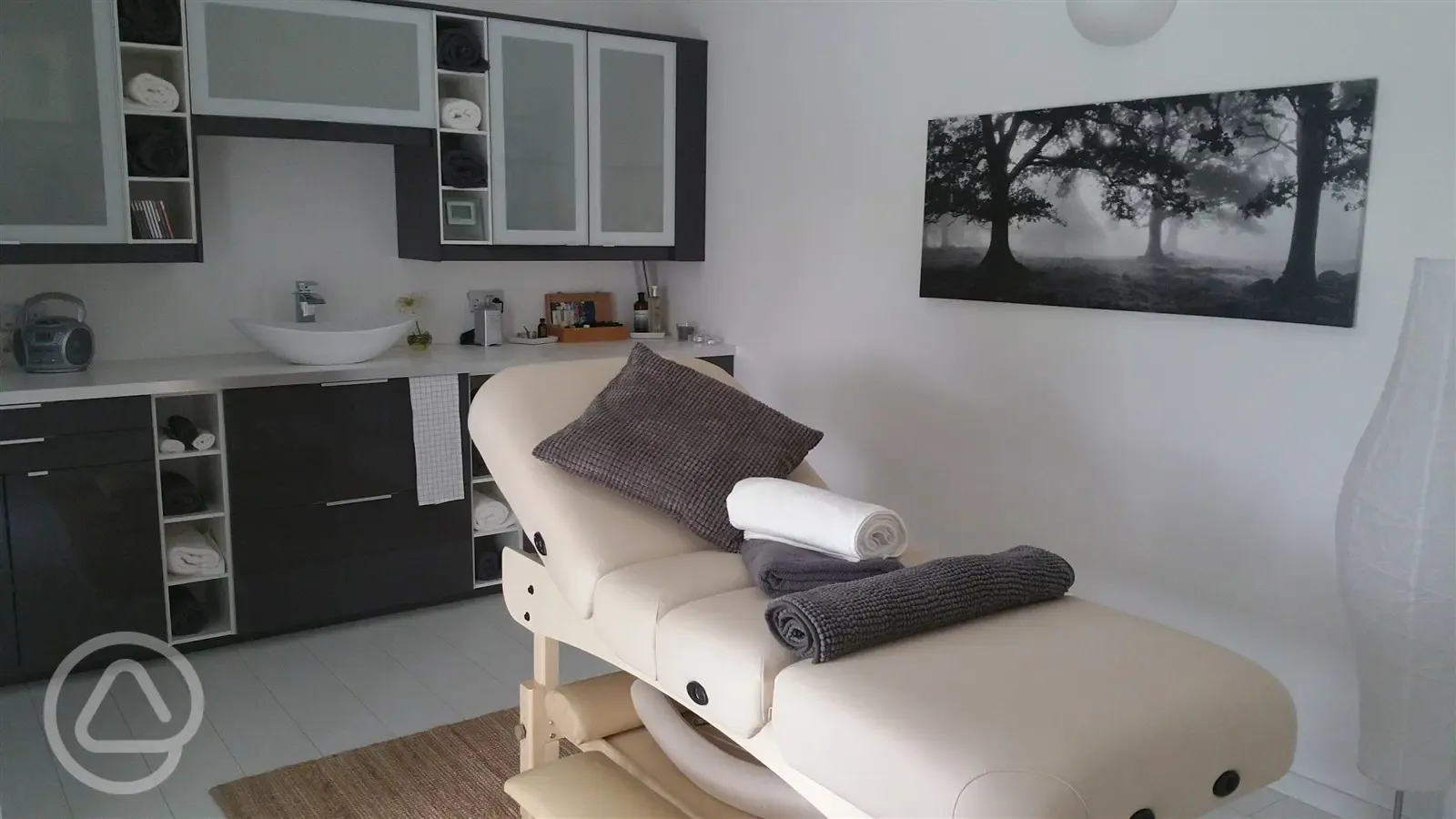 Hideaway Spa massage, treatment room