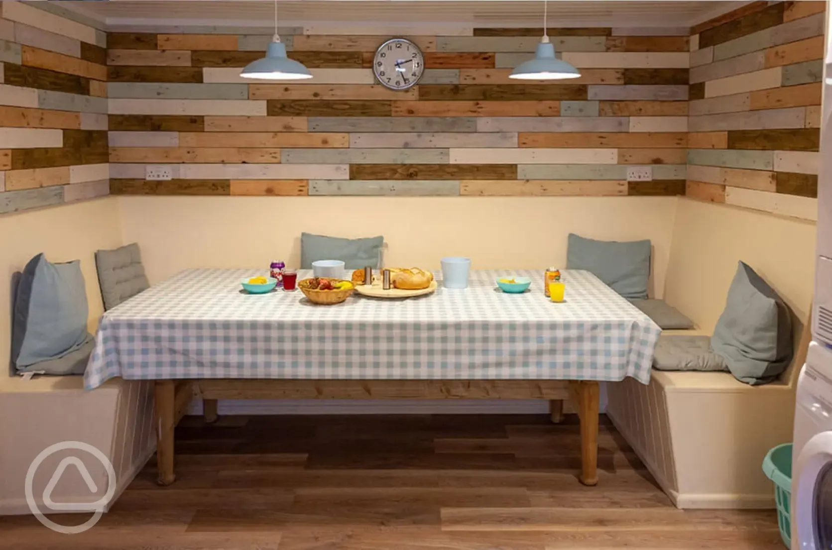 Shared glamping facilities - dining area