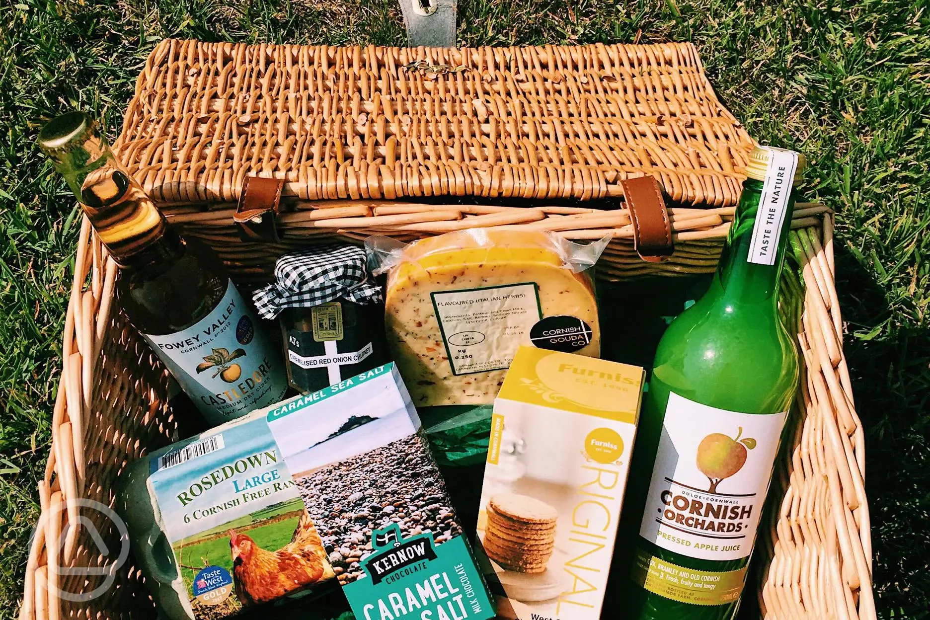 Glamping hampers Tremeer Farm