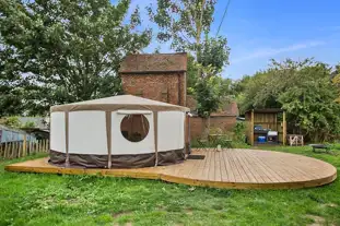 Twitey's Camping and Glamping Meadows, Hunscote, Wellesbourne, Warwickshire (7.9 miles)