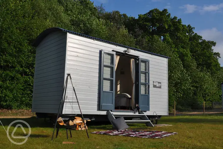 Lola the shepherd's hut 