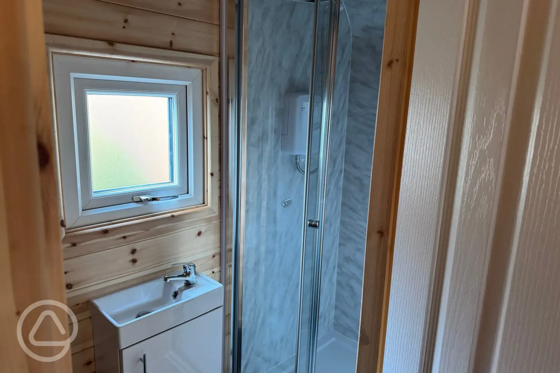 Ensuite Glamping Pods with Hot Tubs ensuite